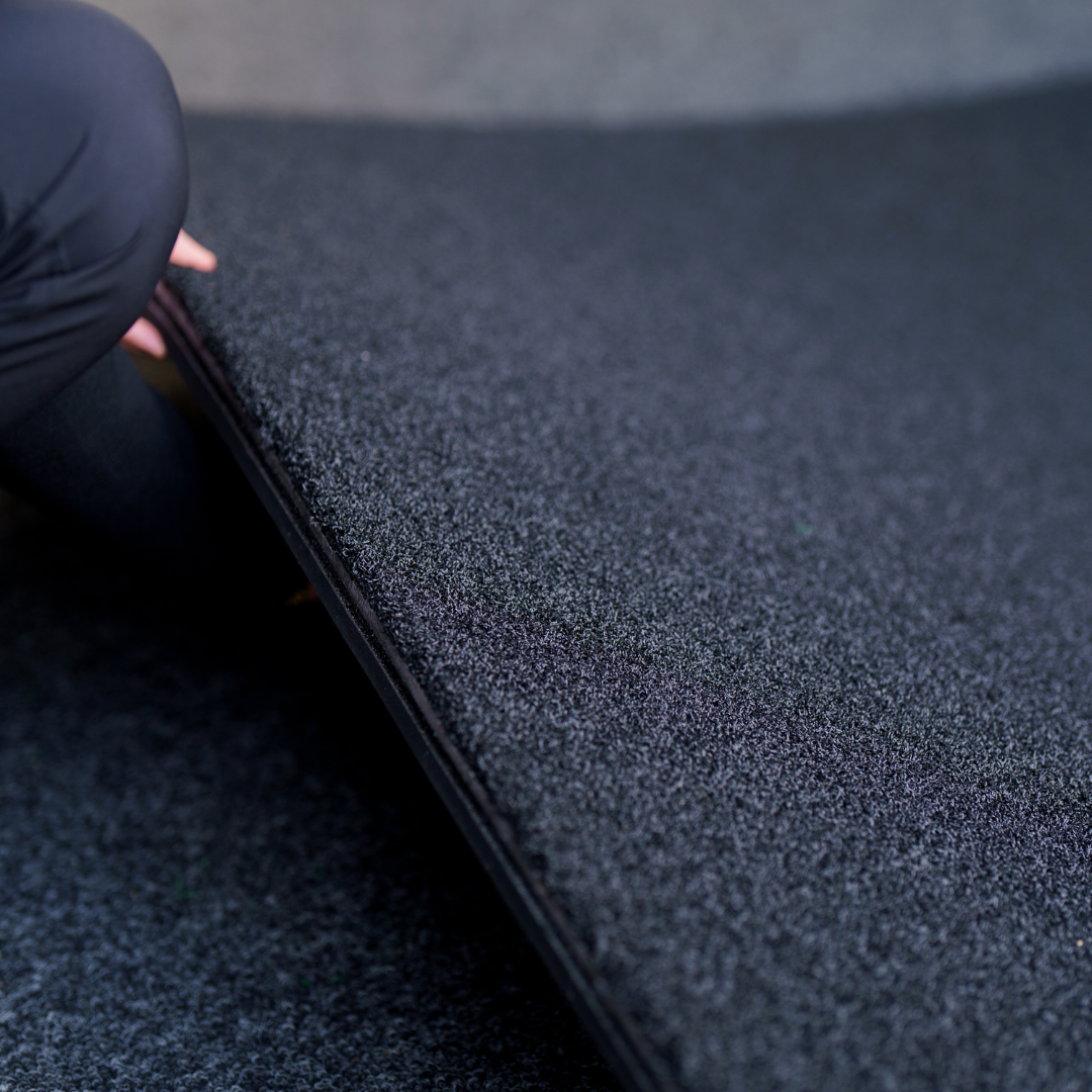 Limited Edition 3D Premium Fibre Golf Mat Black 150cm x 150cm